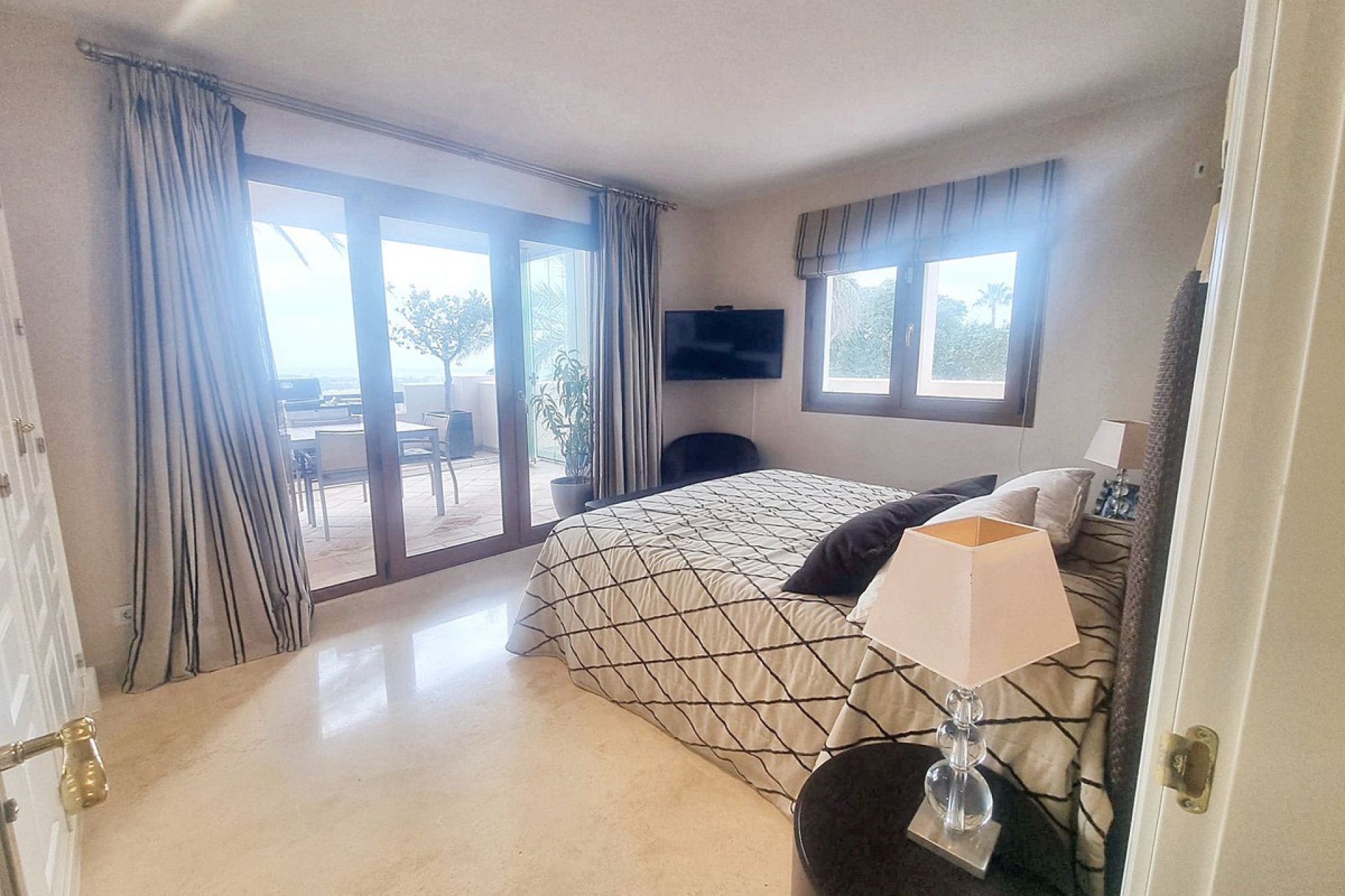 Resale - Apartment - Penthouse - Estepona - Atalaya