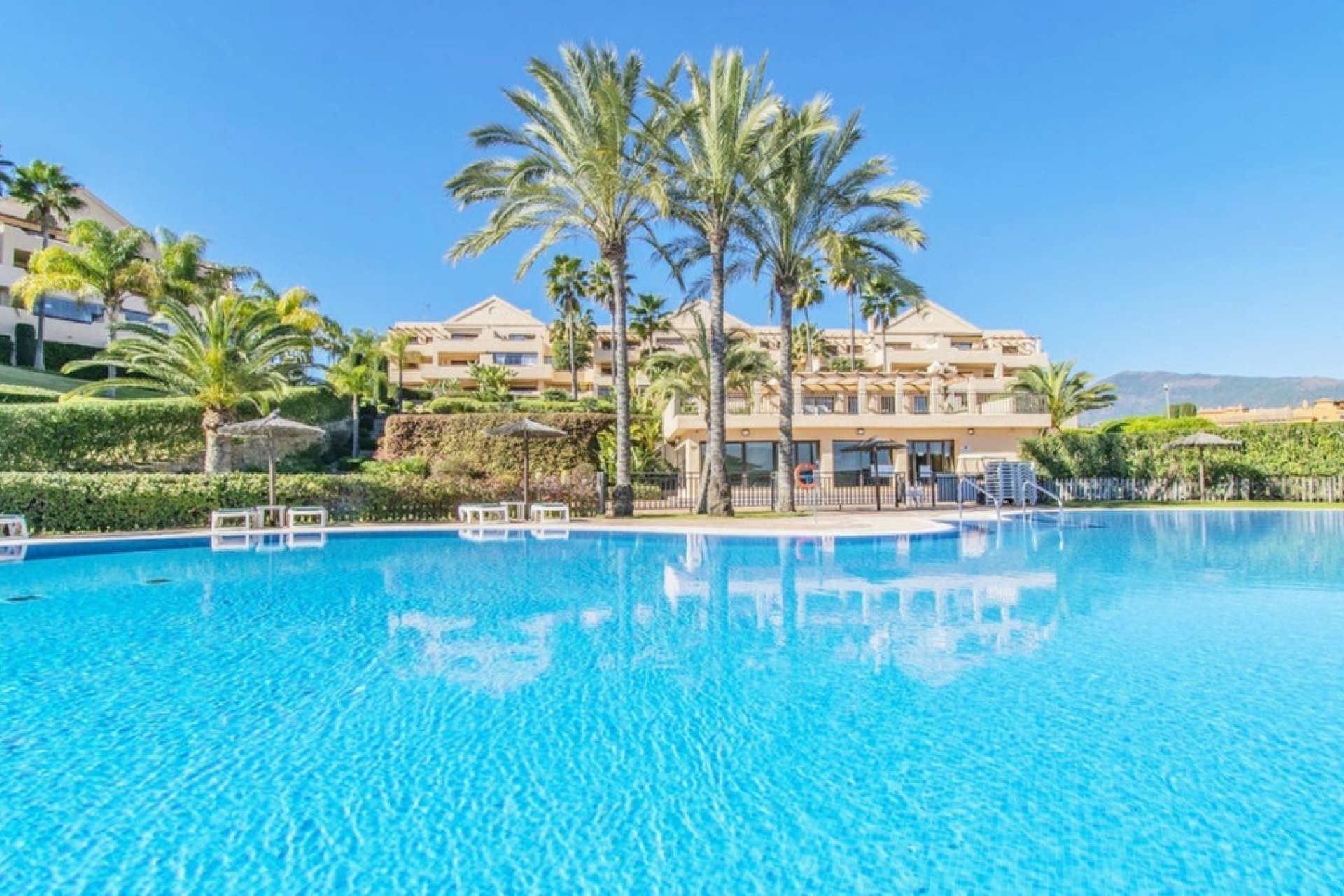 Resale - Apartment - Penthouse - Estepona - Atalaya