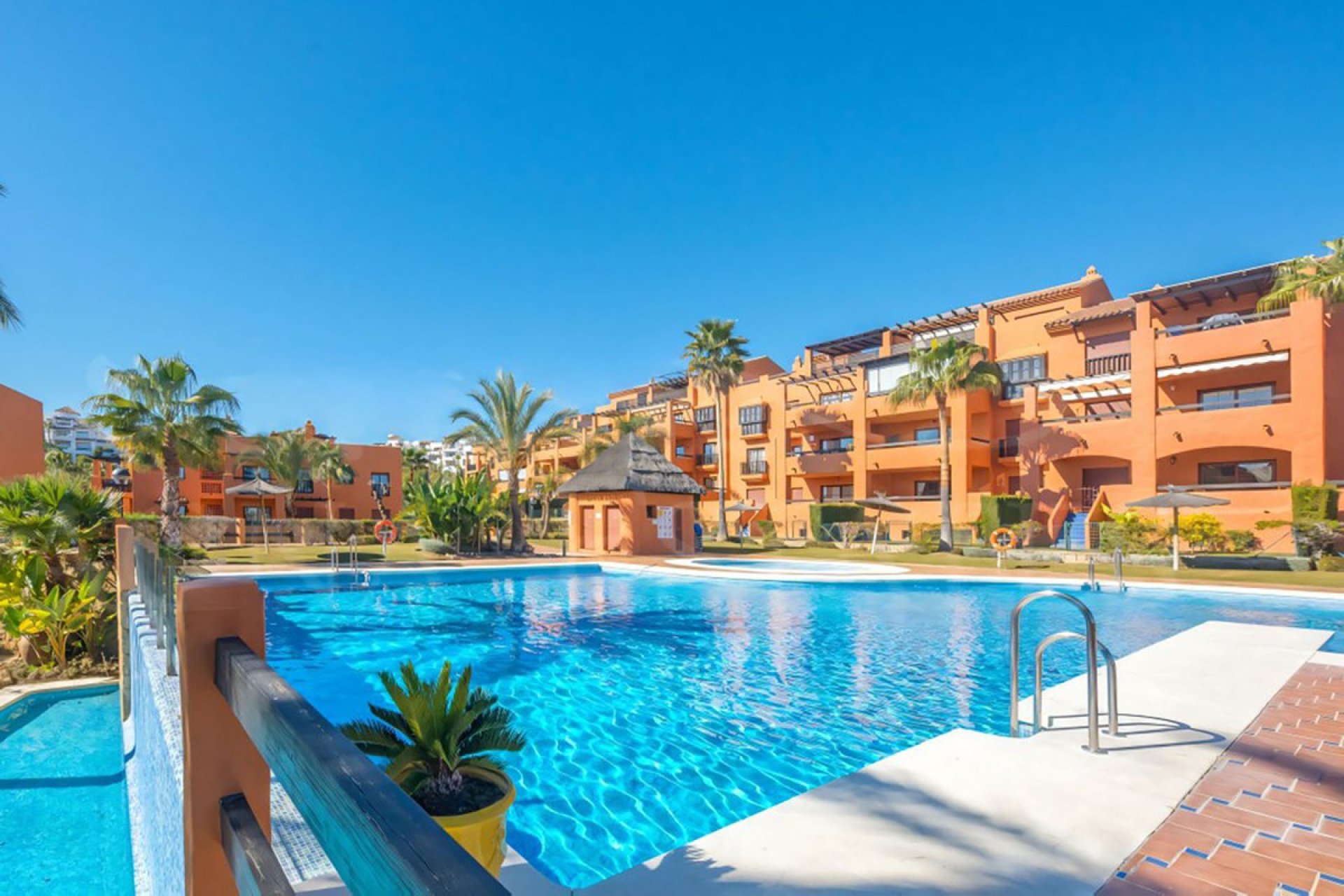 Resale - Apartment - Penthouse - Estepona - Atalaya