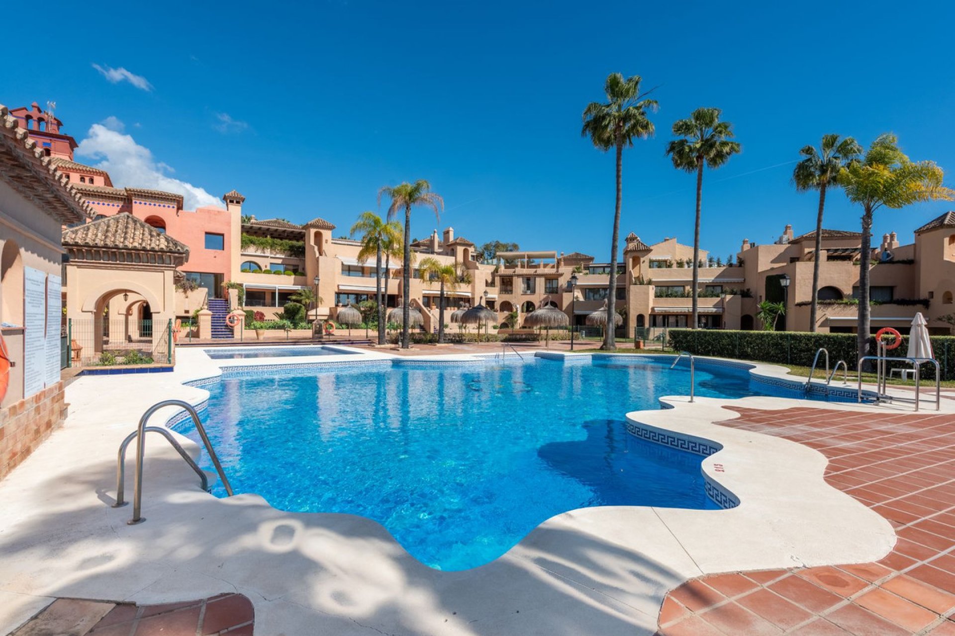 Resale - Apartment - Penthouse - Estepona - Atalaya