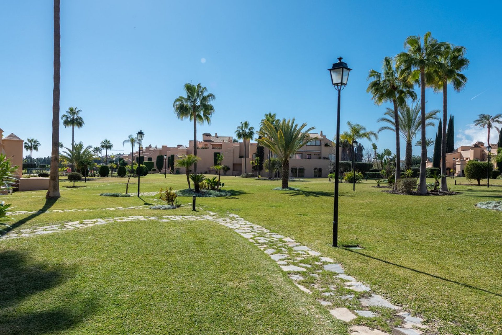 Resale - Apartment - Penthouse - Estepona - Atalaya