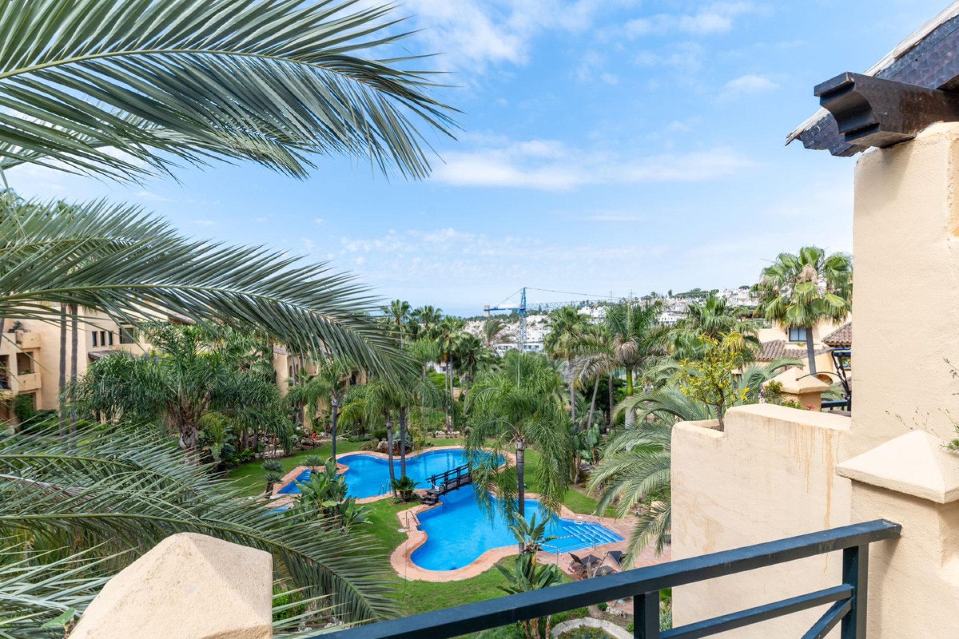 Resale - Apartment - Penthouse - Estepona - Atalaya