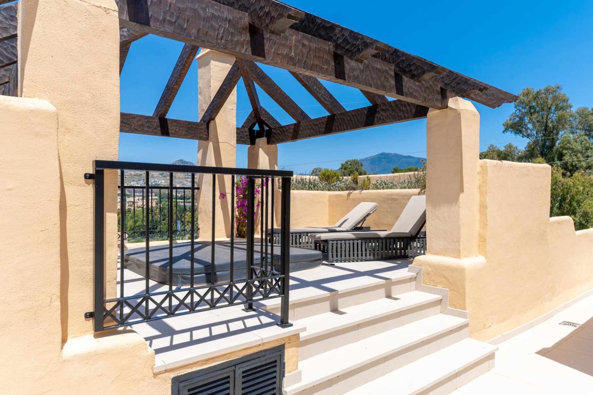 Resale - Apartment - Penthouse - Estepona - Atalaya