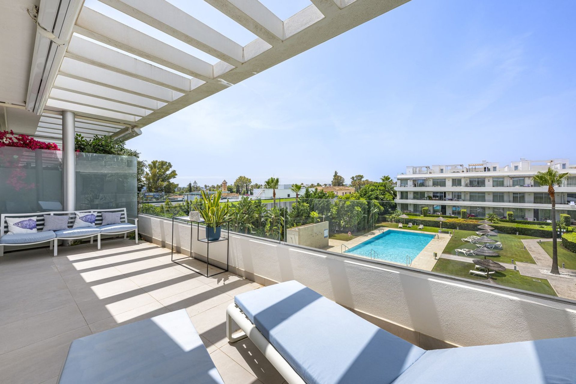 Resale - Apartment - Penthouse - Estepona - Bel Air