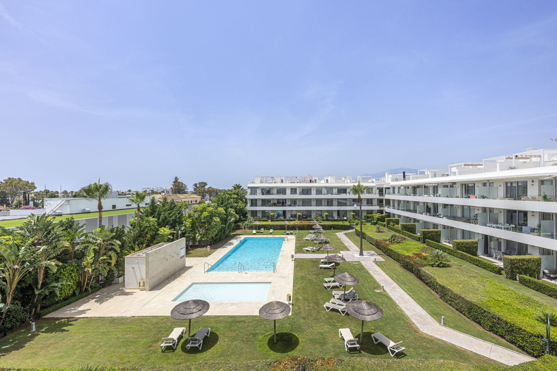 Resale - Apartment - Penthouse - Estepona - Bel Air