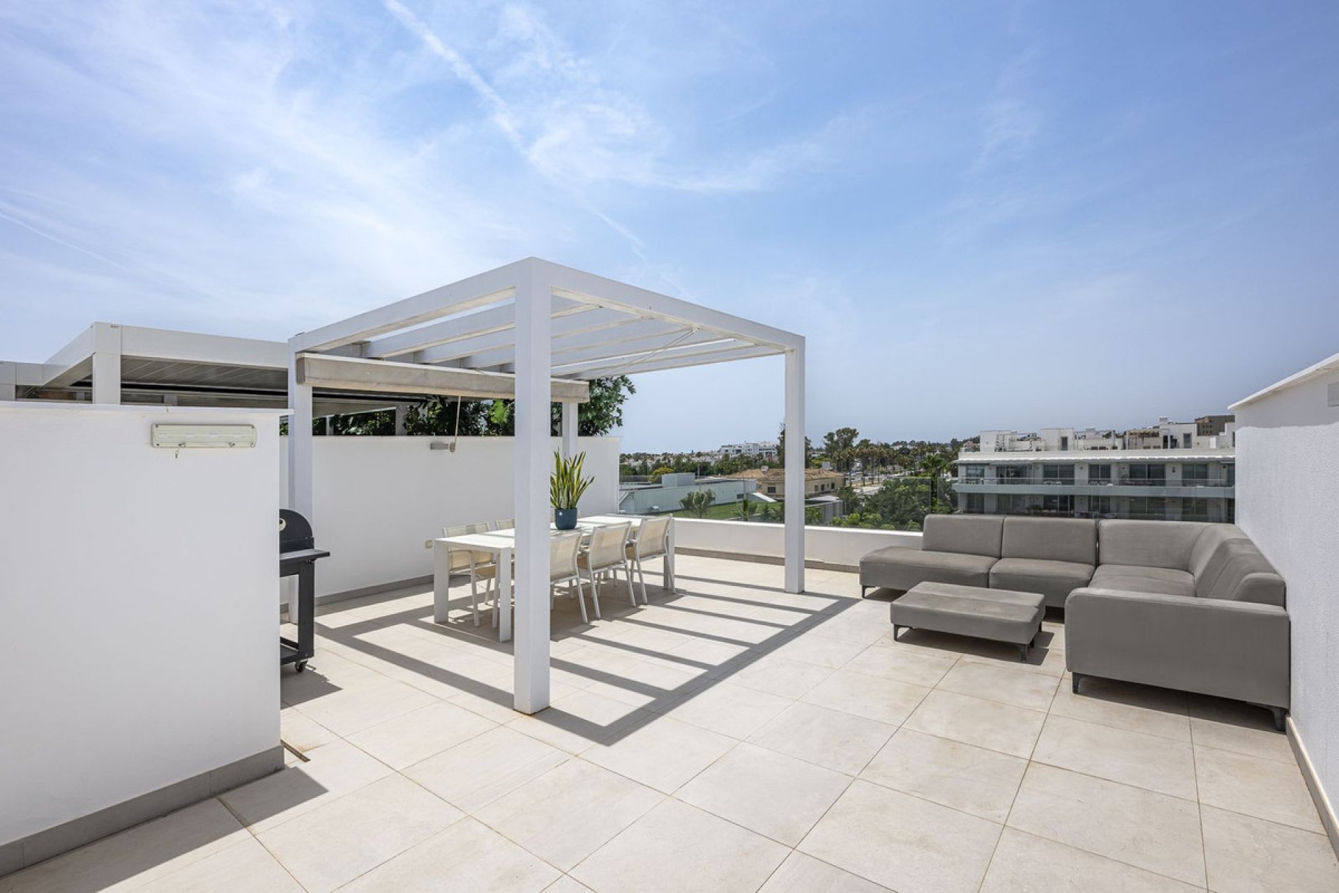 Resale - Apartment - Penthouse - Estepona - Bel Air