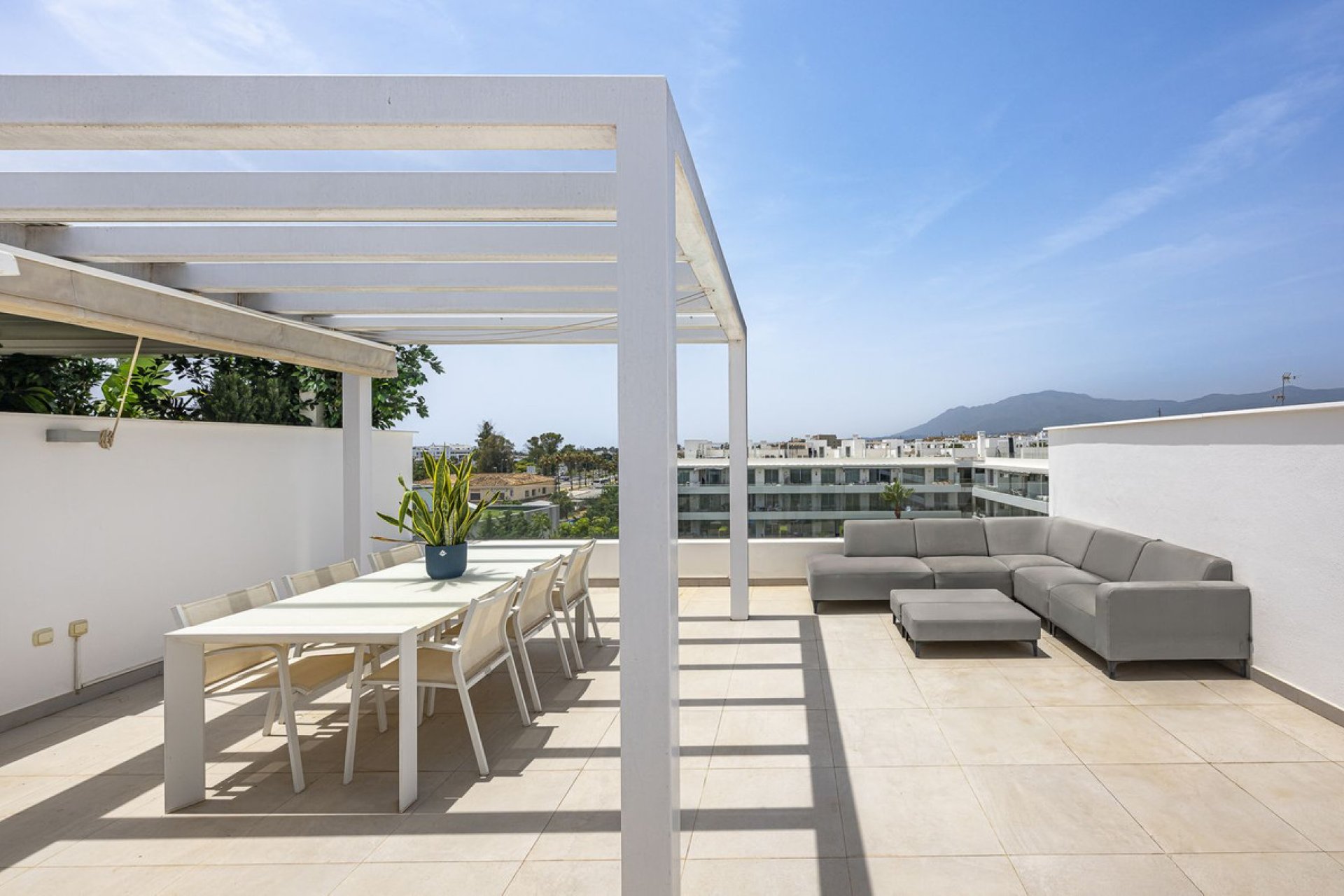 Resale - Apartment - Penthouse - Estepona - Bel Air