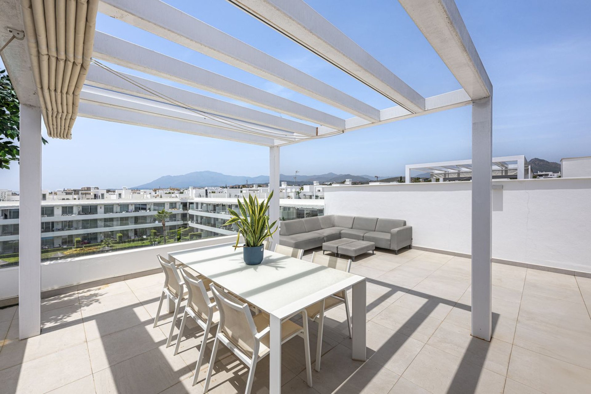 Resale - Apartment - Penthouse - Estepona - Bel Air