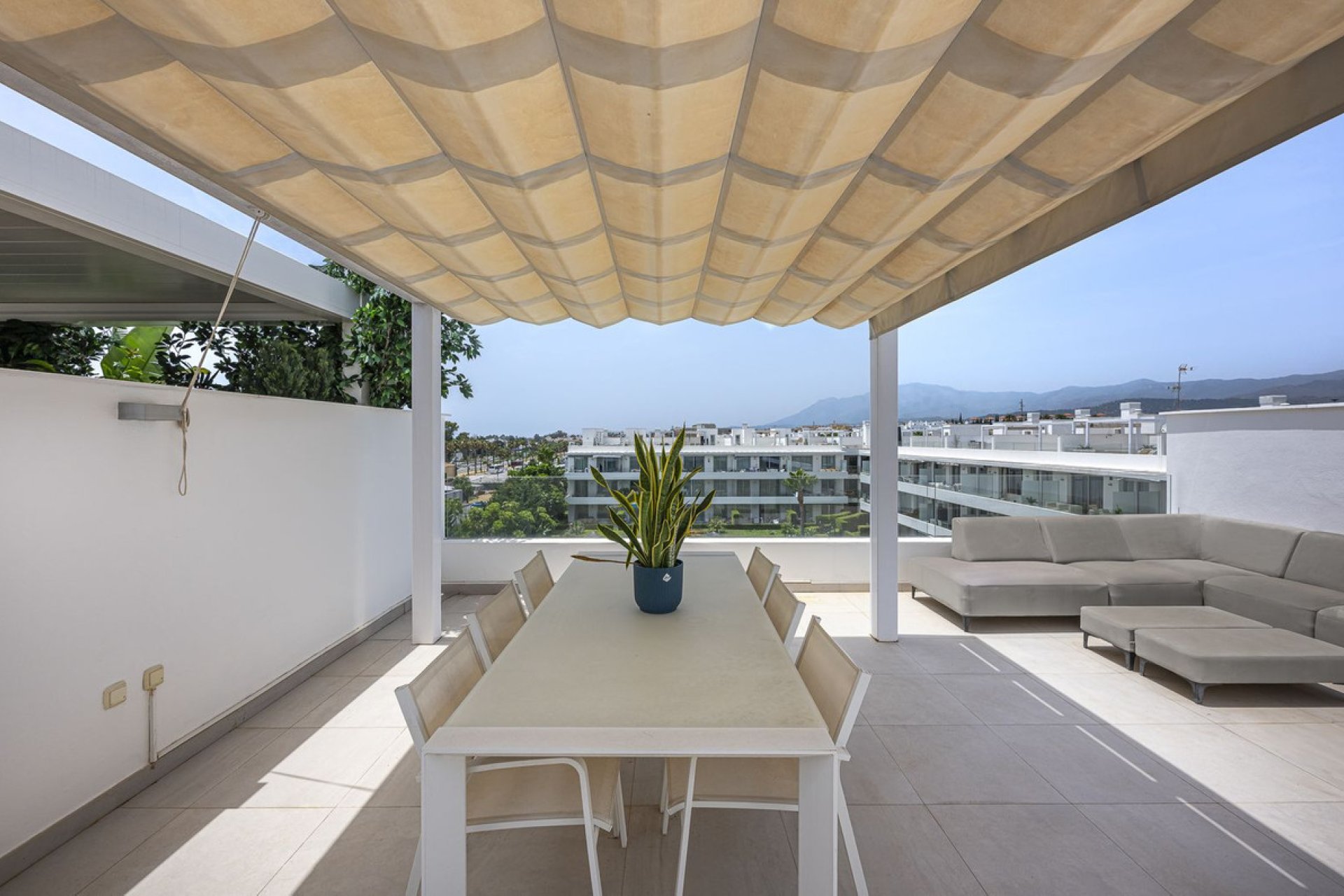 Resale - Apartment - Penthouse - Estepona - Bel Air