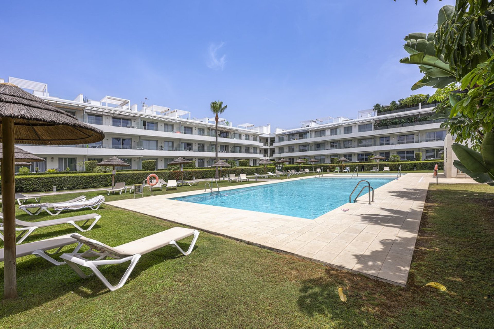 Resale - Apartment - Penthouse - Estepona - Bel Air