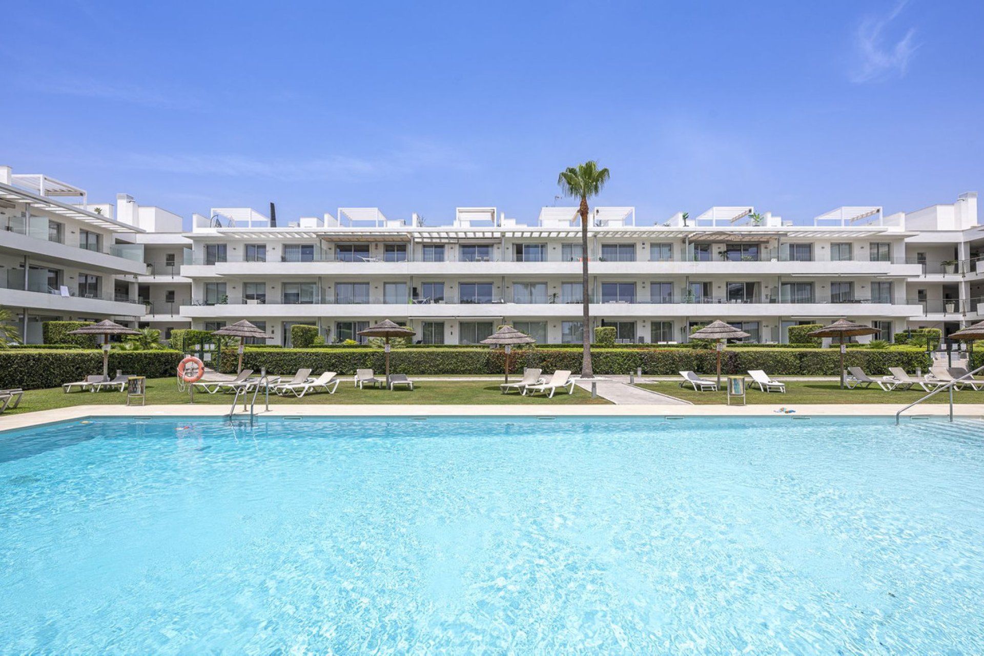 Resale - Apartment - Penthouse - Estepona - Bel Air