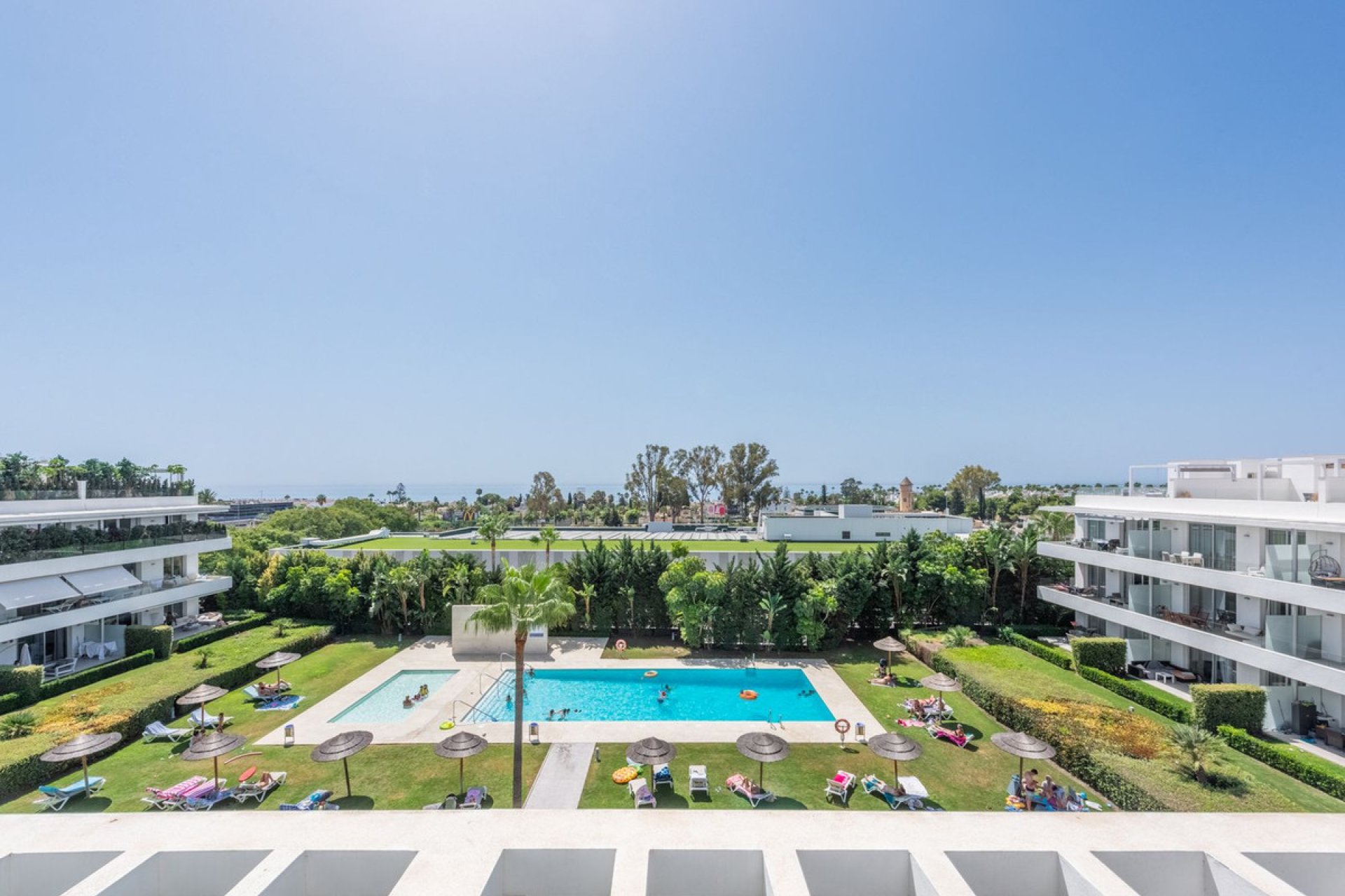 Resale - Apartment - Penthouse - Estepona - Bel Air