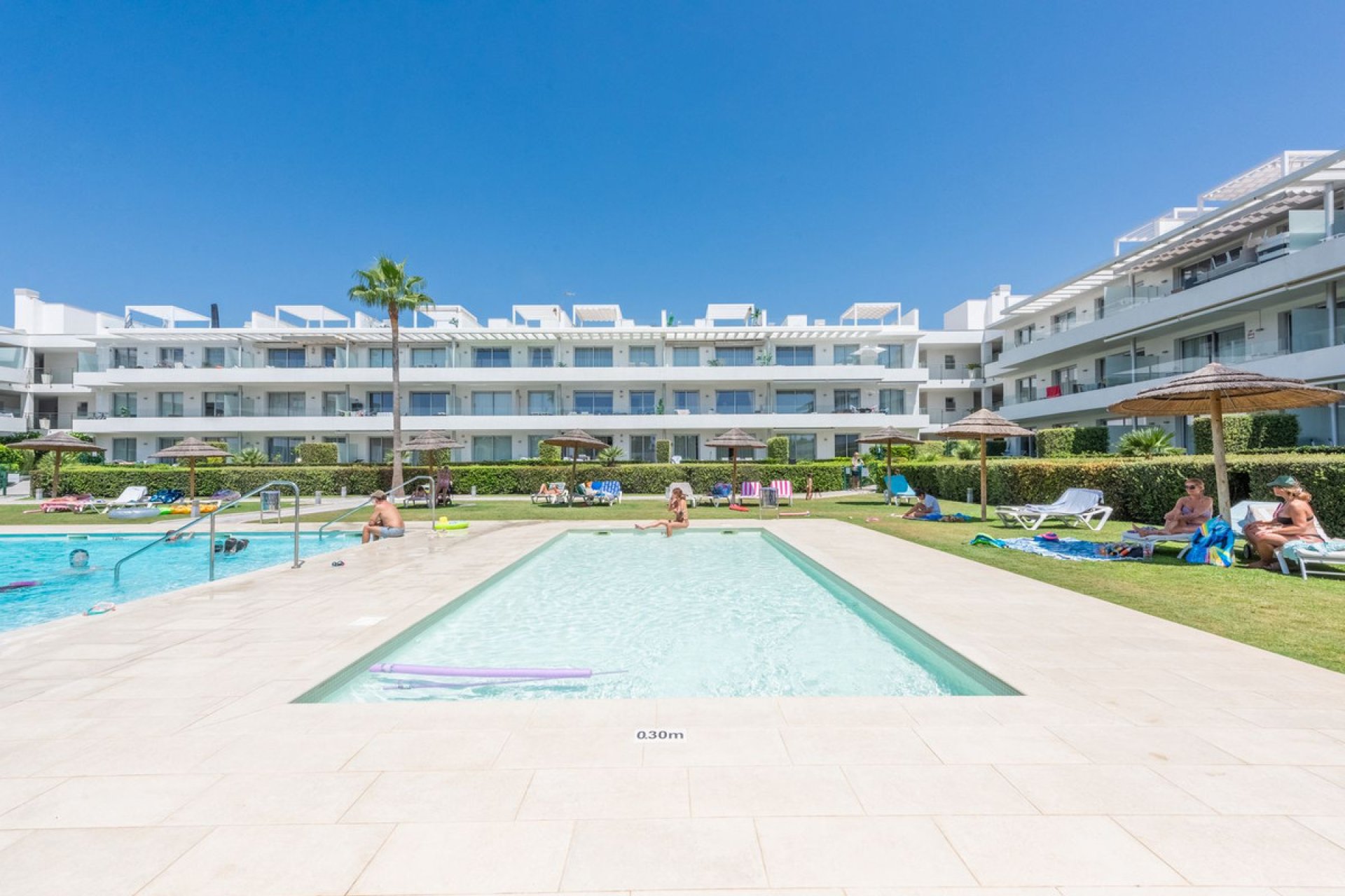 Resale - Apartment - Penthouse - Estepona - Bel Air