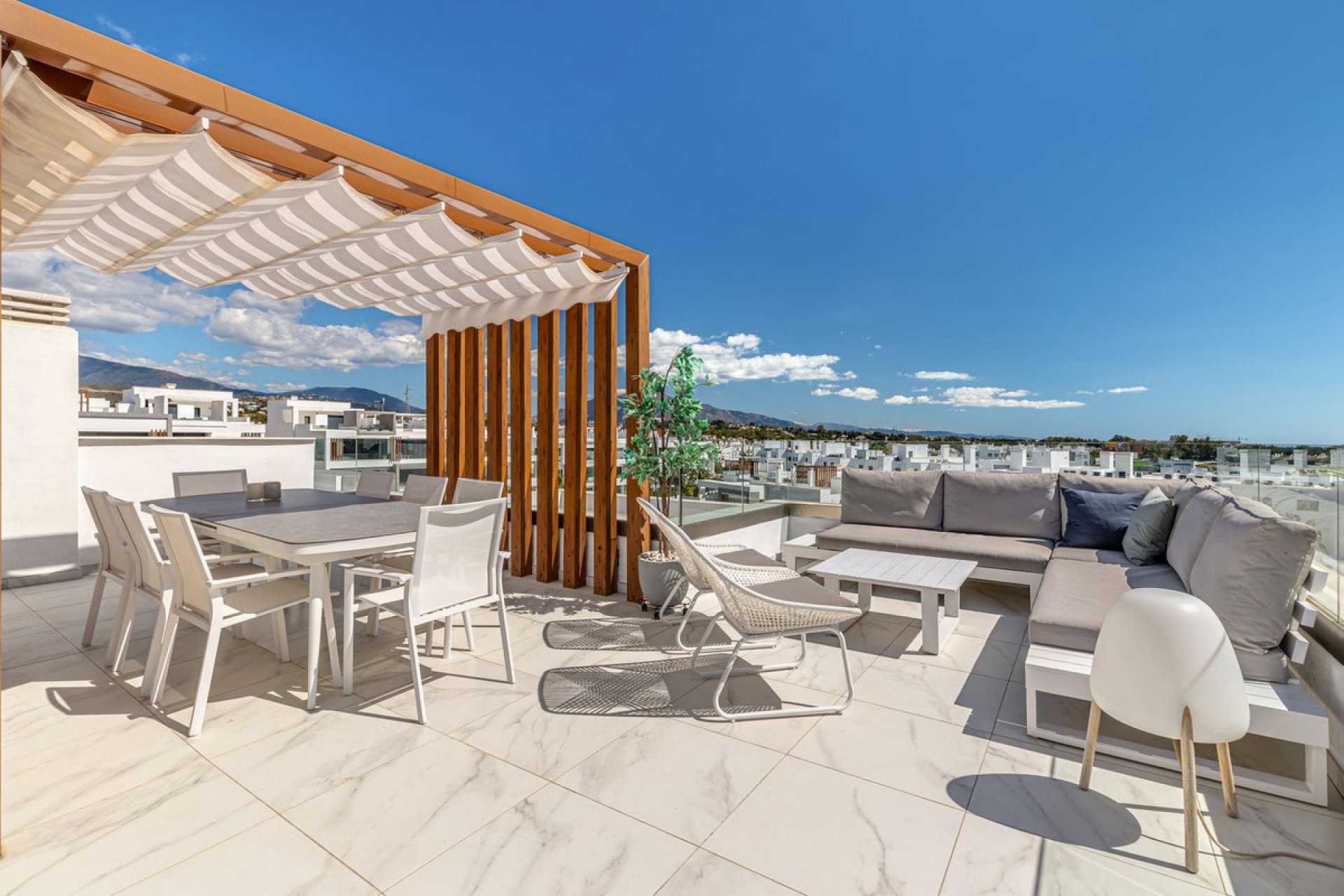 Resale - Apartment - Penthouse - Estepona - Cancelada