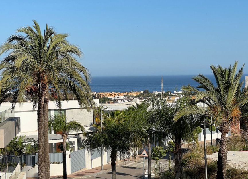 Resale - Apartment - Penthouse - Estepona - Cancelada