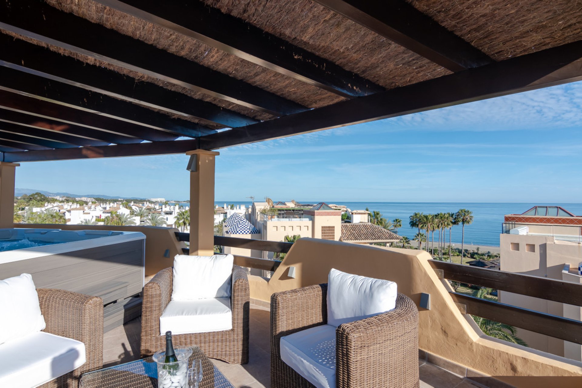 Resale - Apartment - Penthouse - Estepona - Costalita