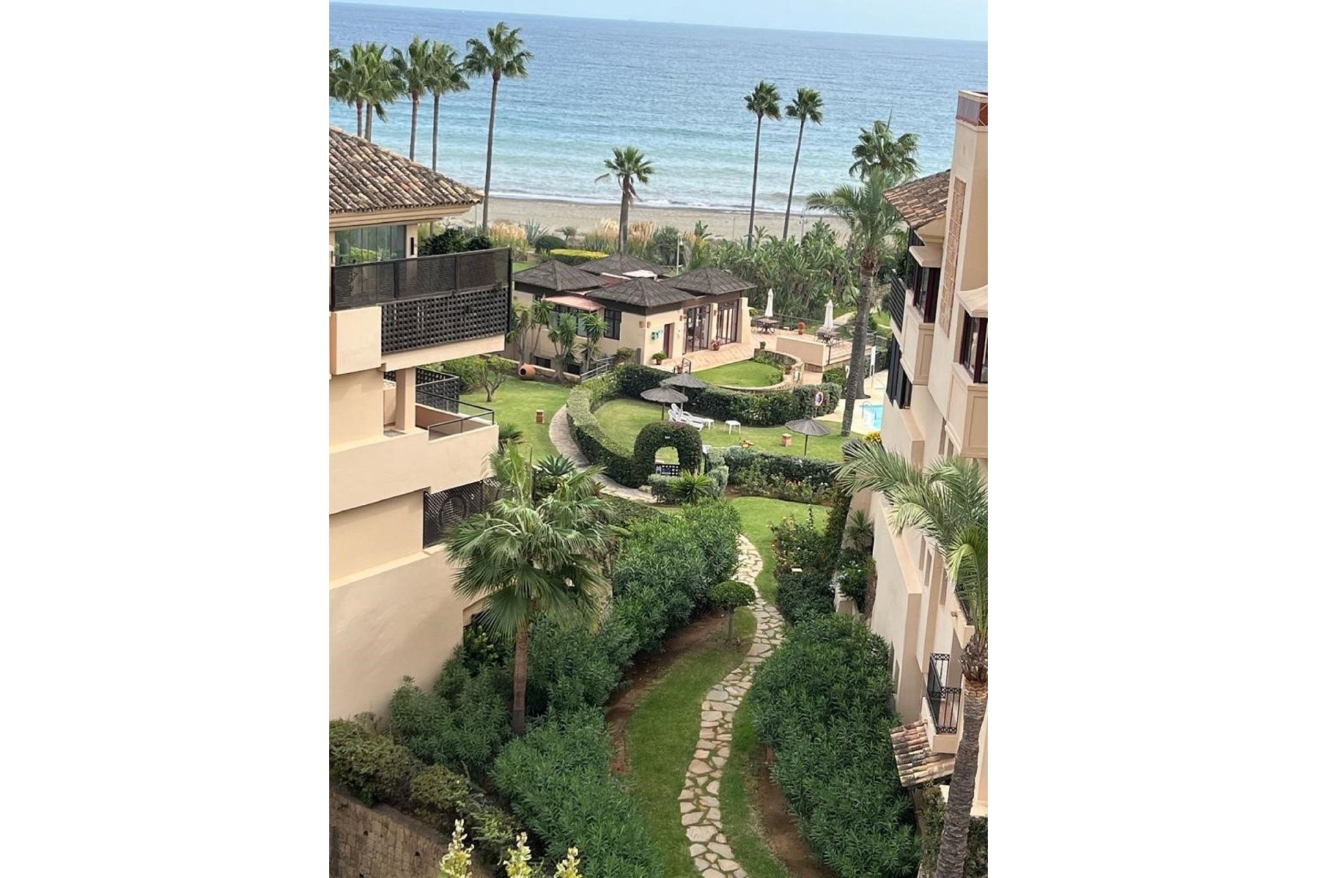 Resale - Apartment - Penthouse - Estepona - Costalita