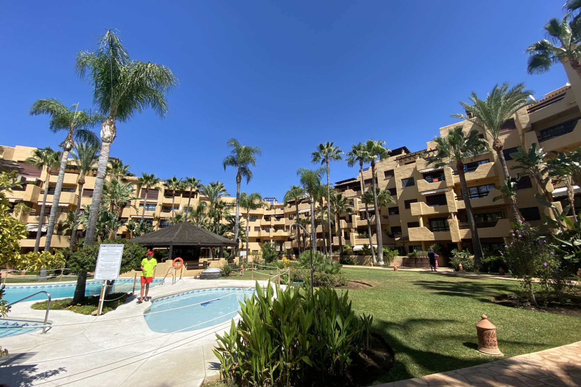 Resale - Apartment - Penthouse - Estepona - Costalita