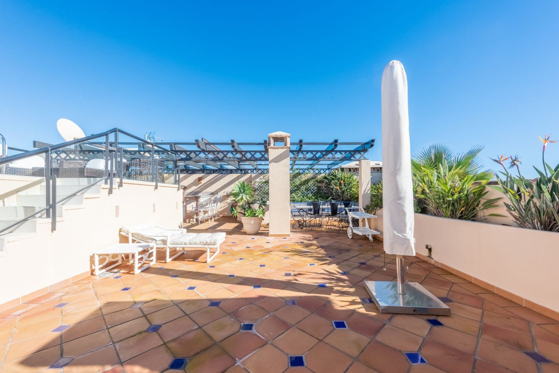 Resale - Apartment - Penthouse - Estepona - Costalita