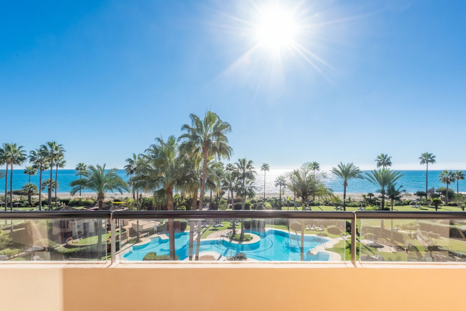 Resale - Apartment - Penthouse - Estepona - Costalita