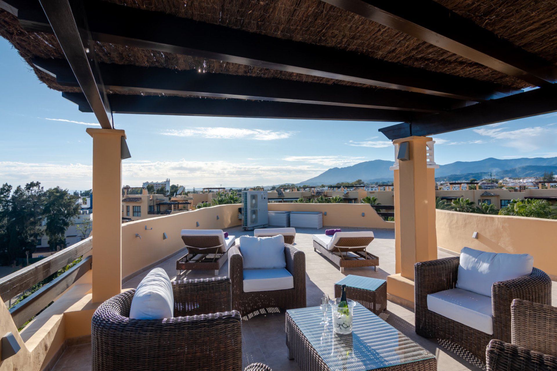 Resale - Apartment - Penthouse - Estepona - Costalita