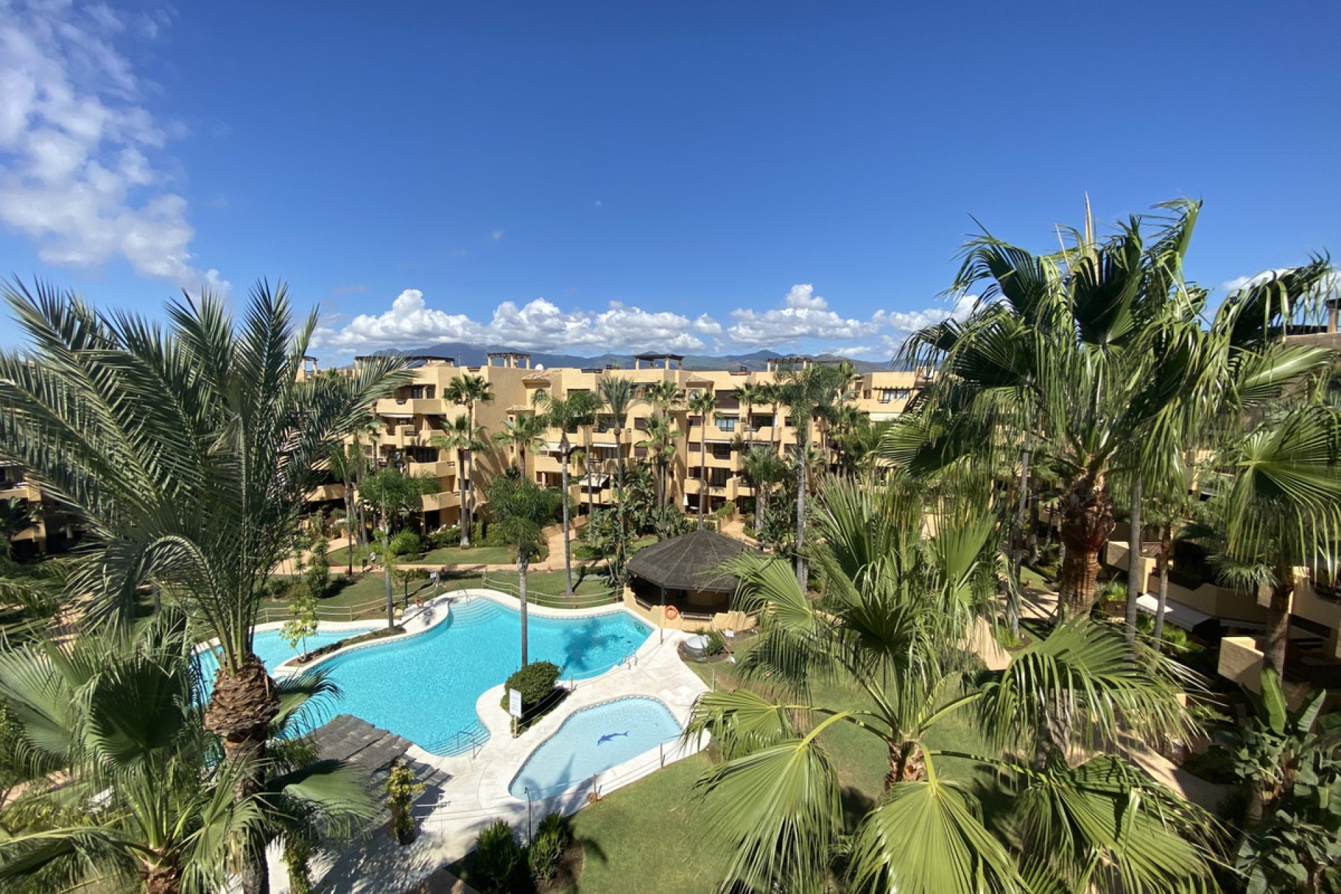 Resale - Apartment - Penthouse - Estepona - Costalita