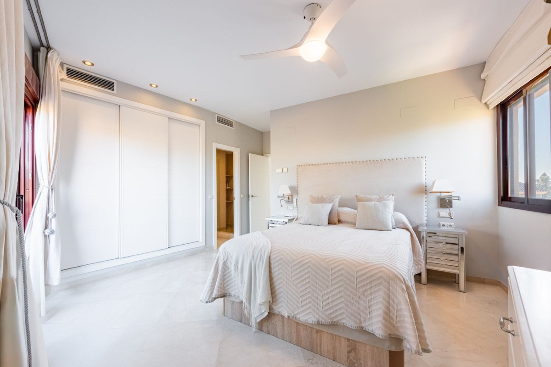 Resale - Apartment - Penthouse - Estepona - Costalita