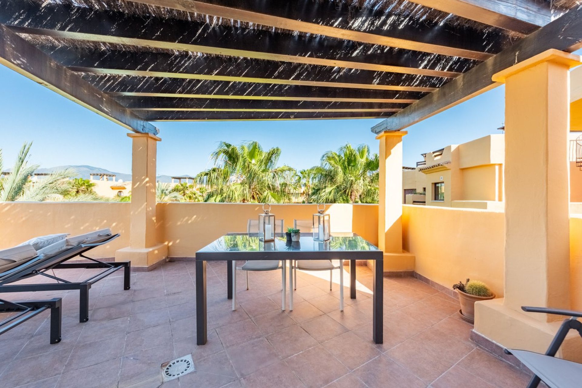 Resale - Apartment - Penthouse - Estepona - Costalita