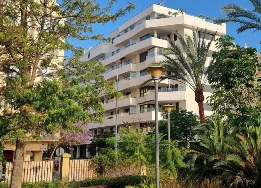 Resale - Apartment - Penthouse - Estepona - Estepona Centro