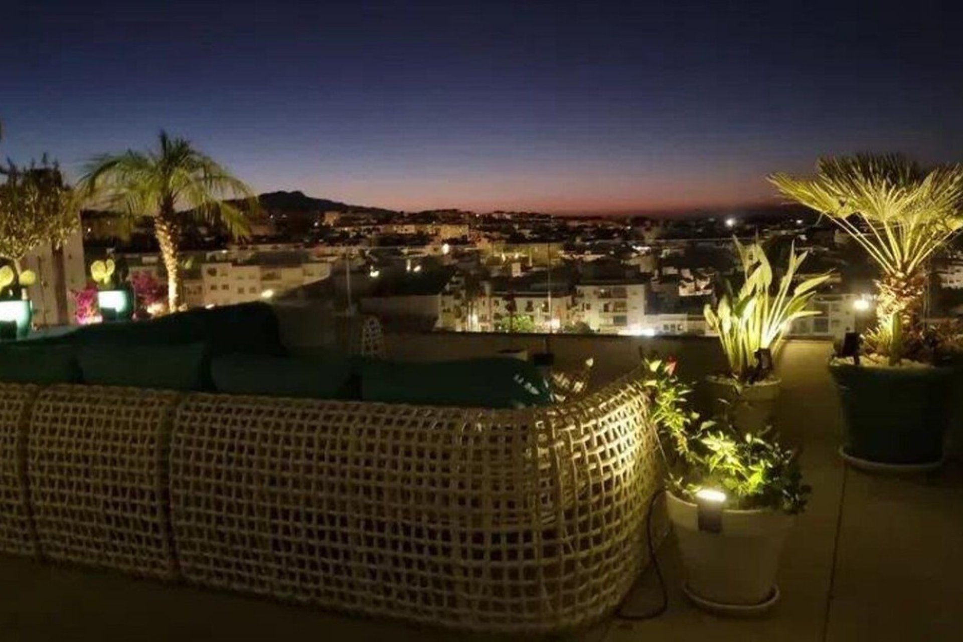 Resale - Apartment - Penthouse - Estepona - Estepona Centro