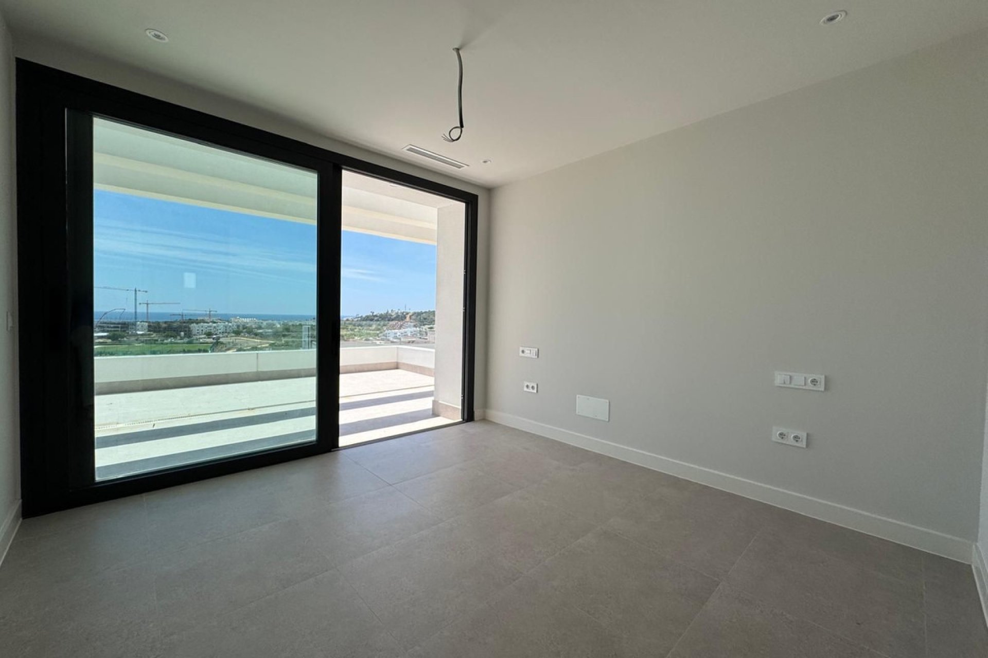 Resale - Apartment - Penthouse - Estepona - Estepona Centro
