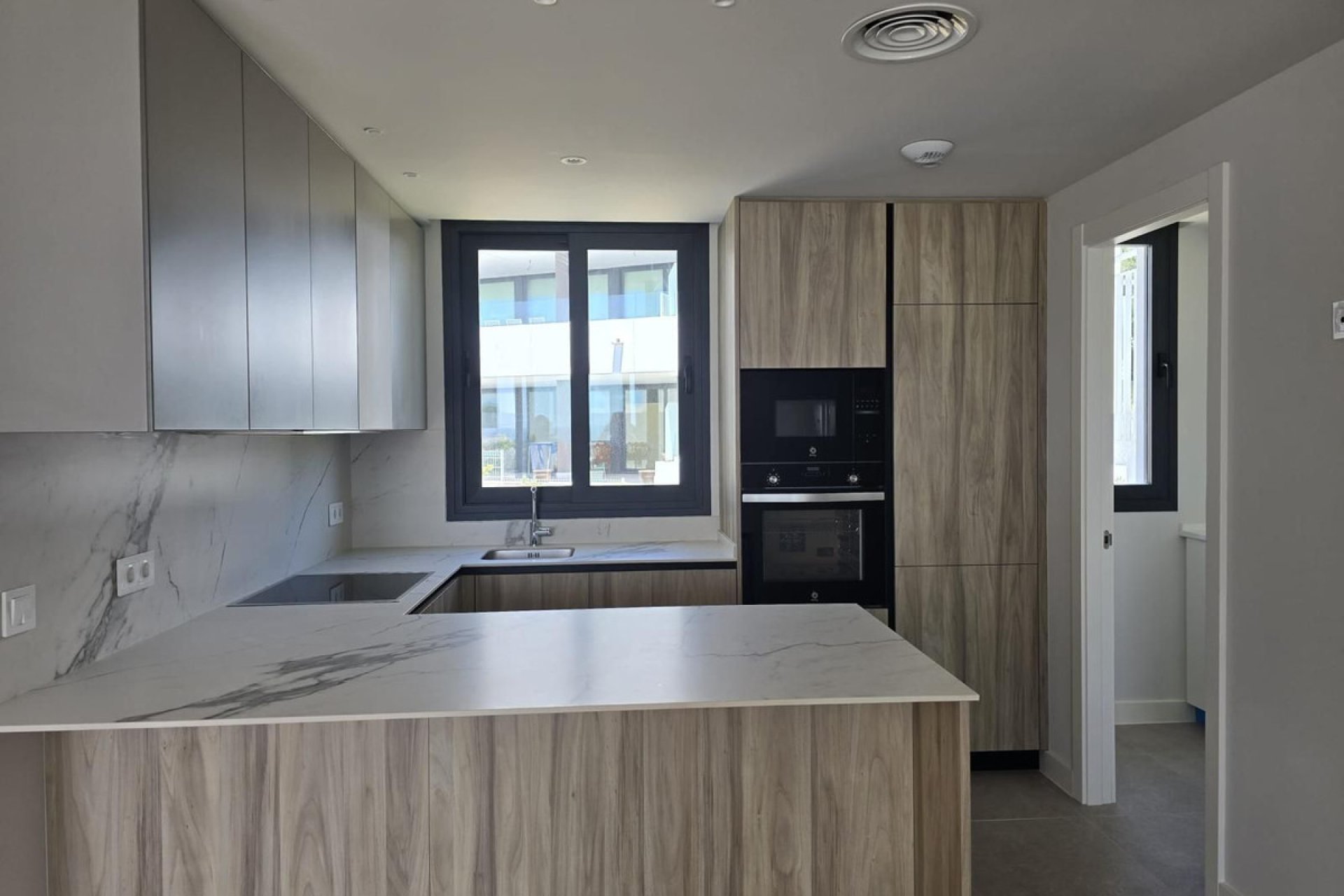 Resale - Apartment - Penthouse - Estepona - Estepona Centro