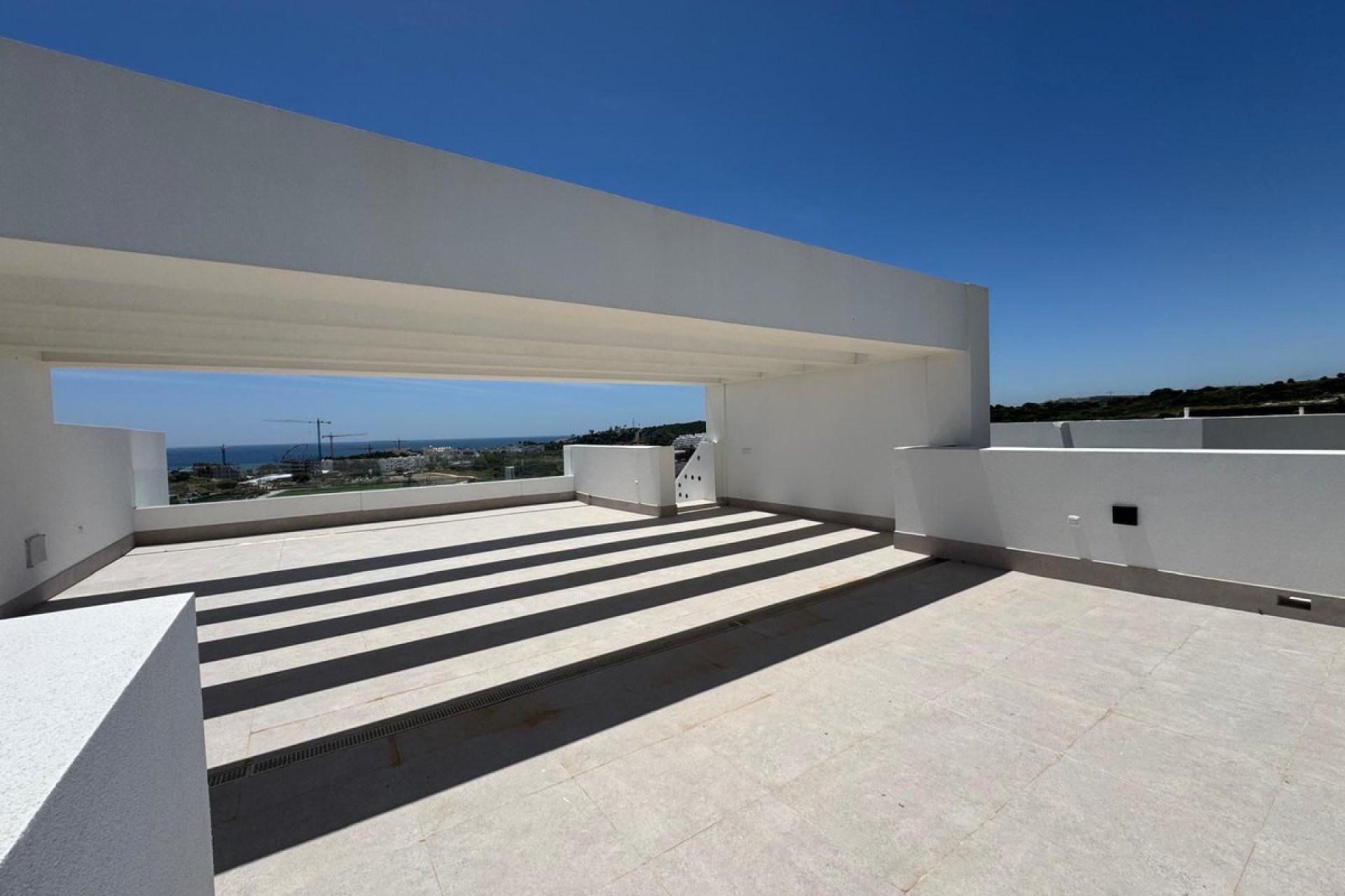 Resale - Apartment - Penthouse - Estepona - Estepona Centro