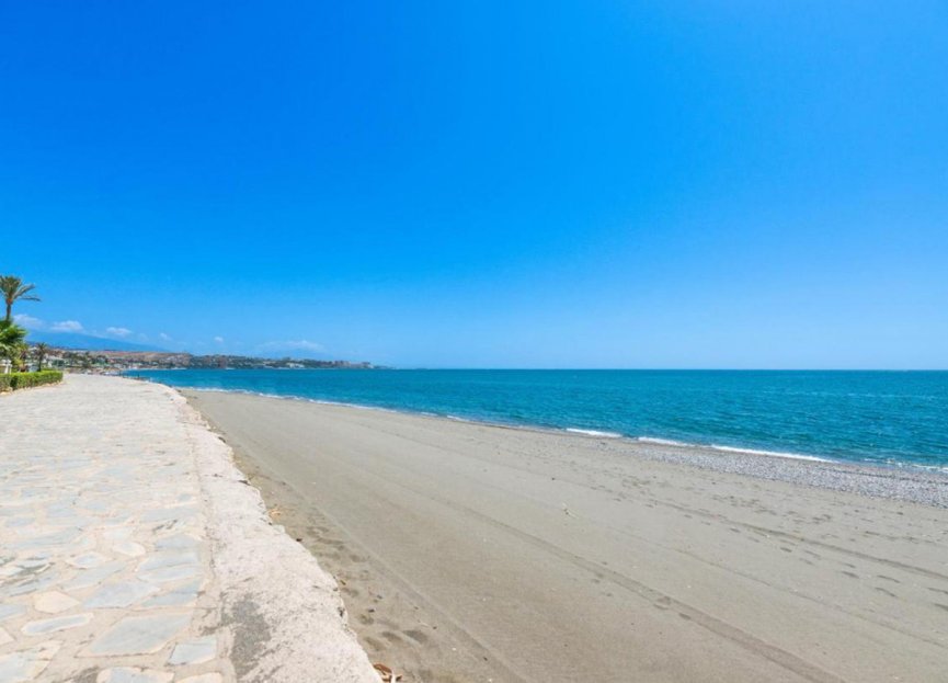 Resale - Apartment - Penthouse - Estepona - Estepona Centro