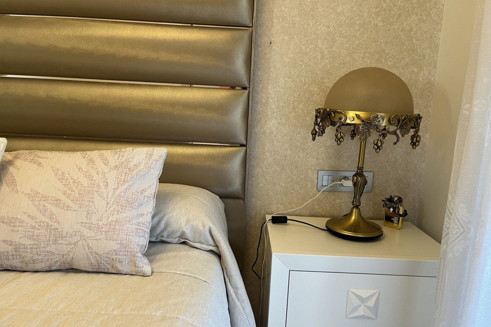 Resale - Apartment - Penthouse - Estepona - Estepona Centro