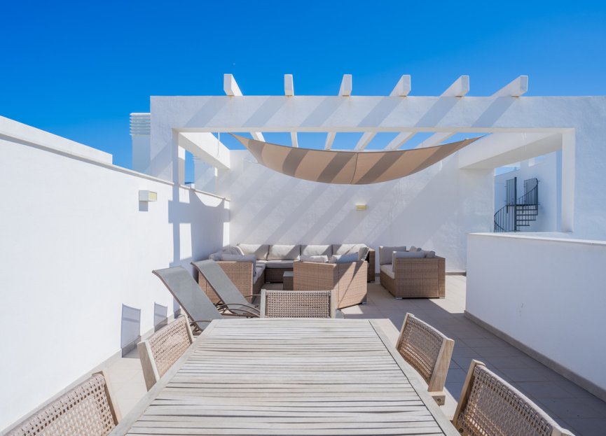 Resale - Apartment - Penthouse - Estepona - Estepona Centro