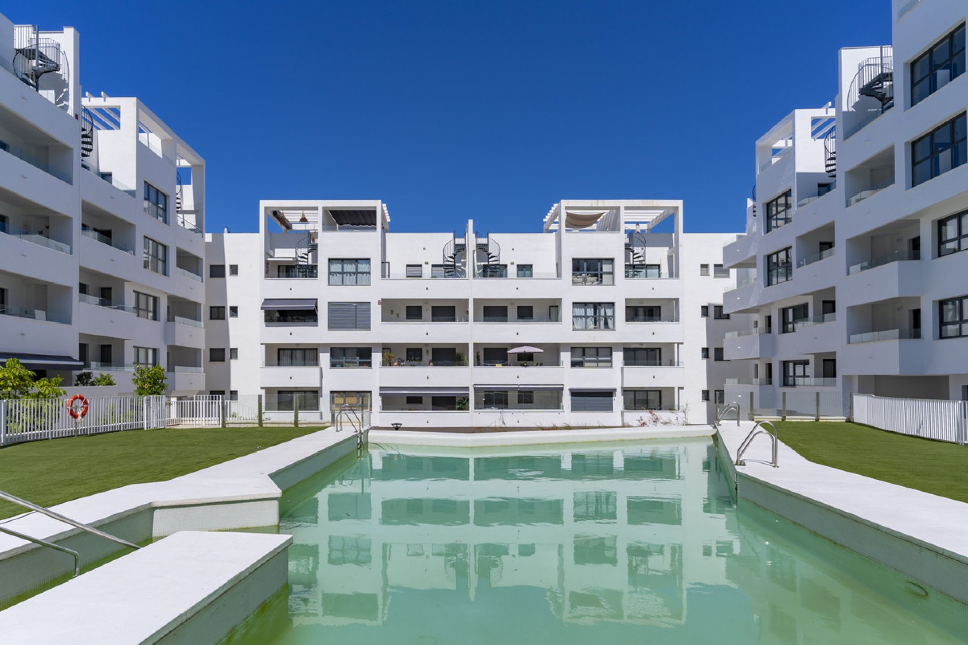 Resale - Apartment - Penthouse - Estepona - Estepona Centro