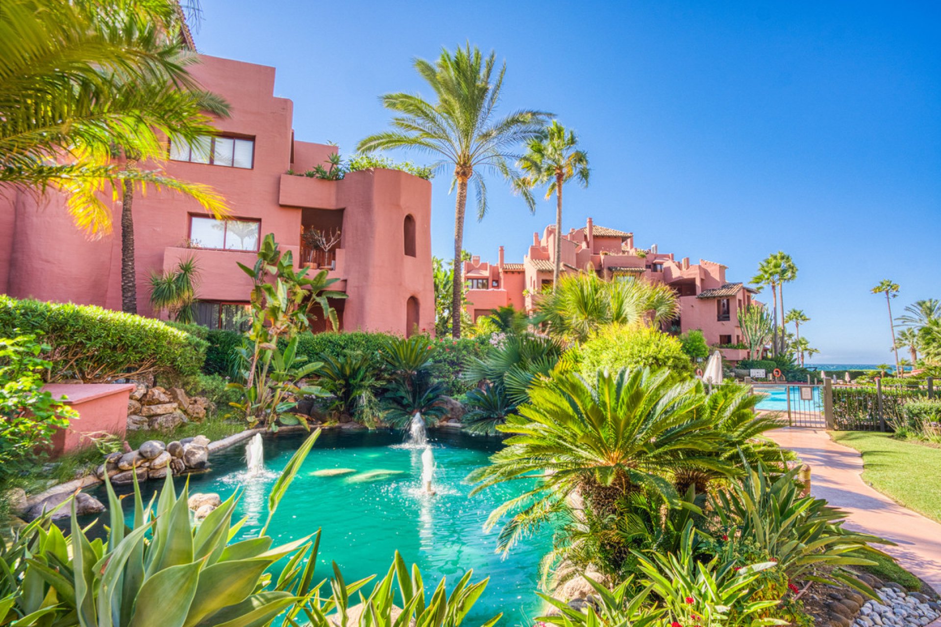 Resale - Apartment - Penthouse - Estepona - Estepona Centro