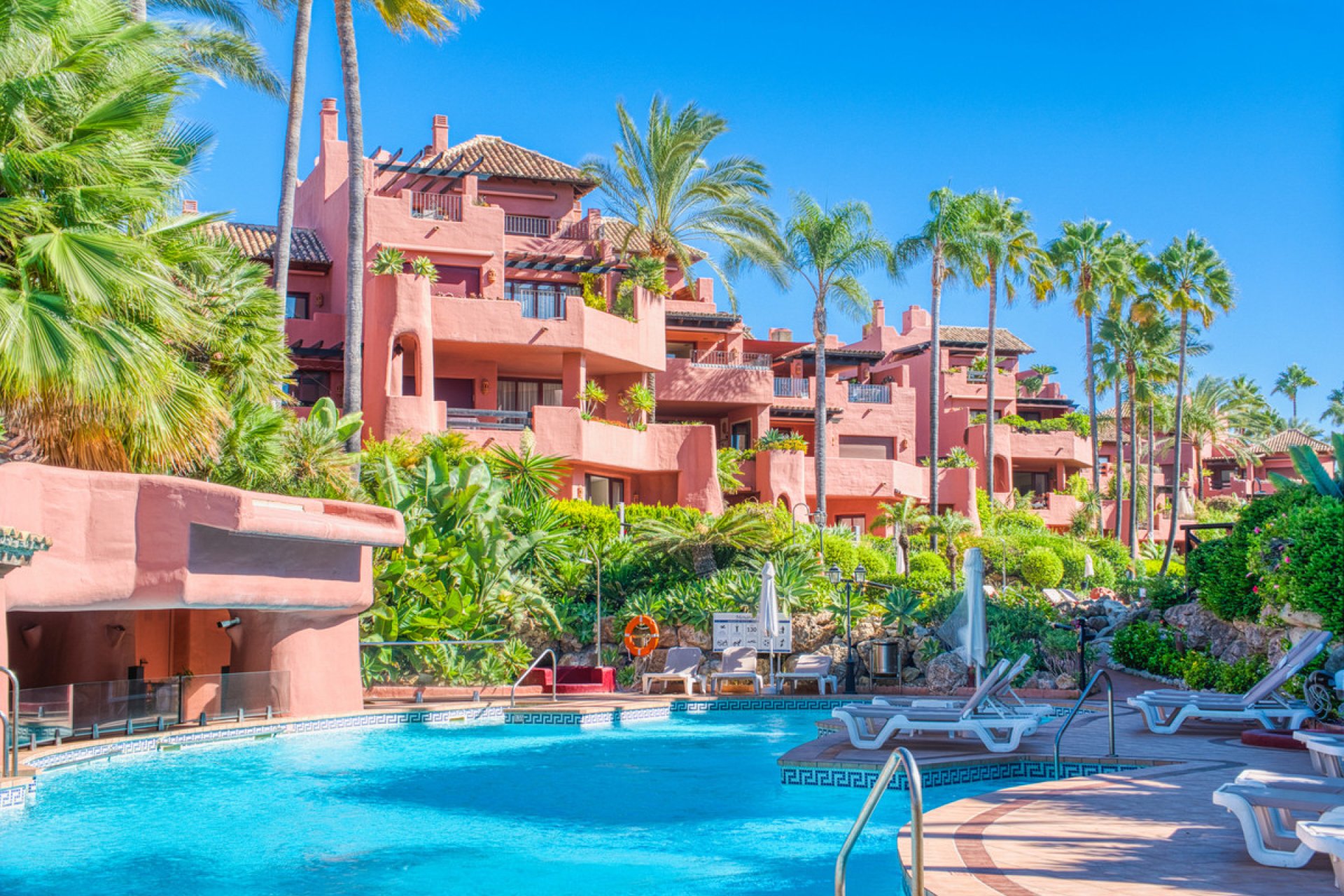 Resale - Apartment - Penthouse - Estepona - Estepona Centro