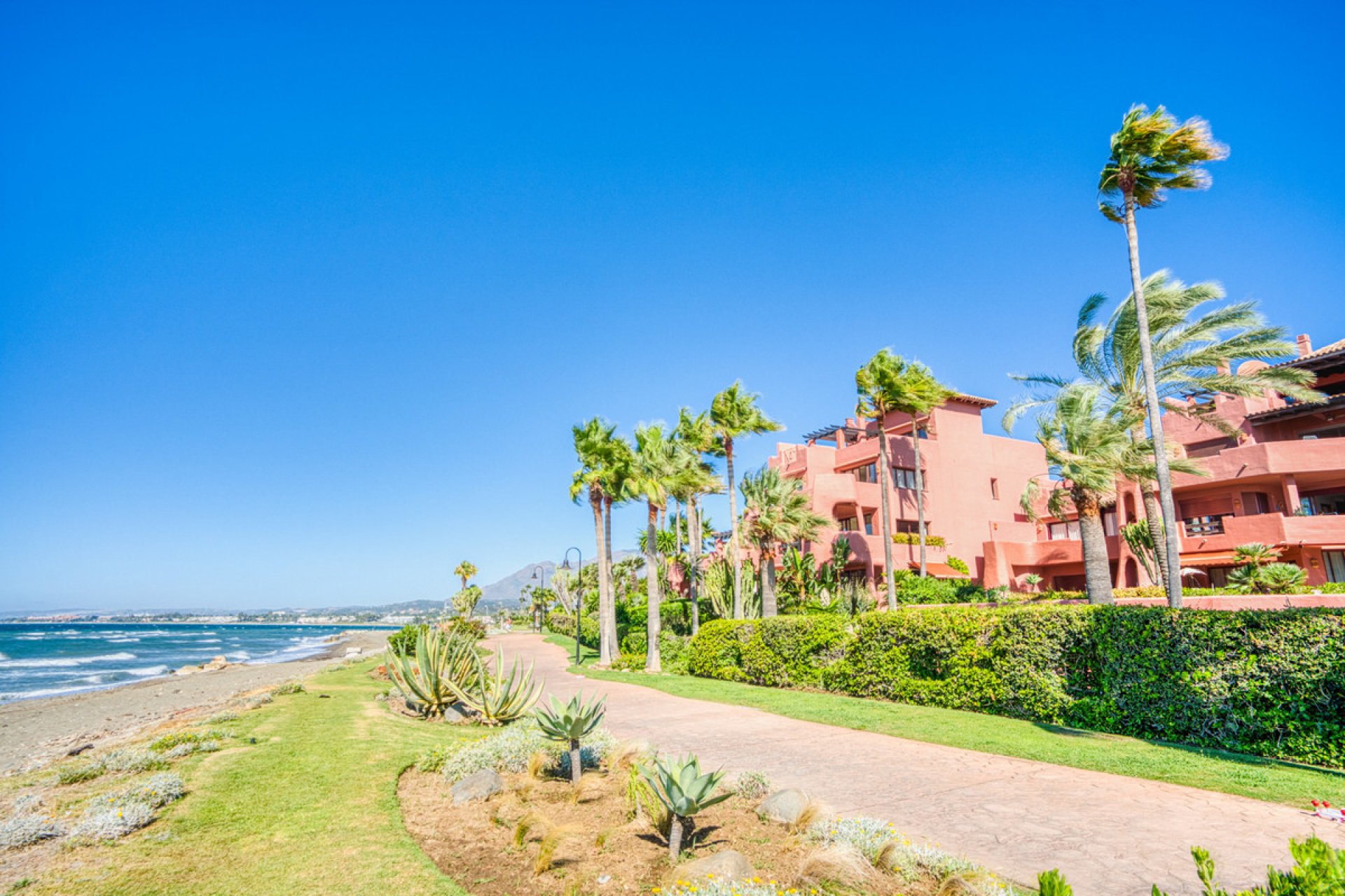 Resale - Apartment - Penthouse - Estepona - Estepona Centro