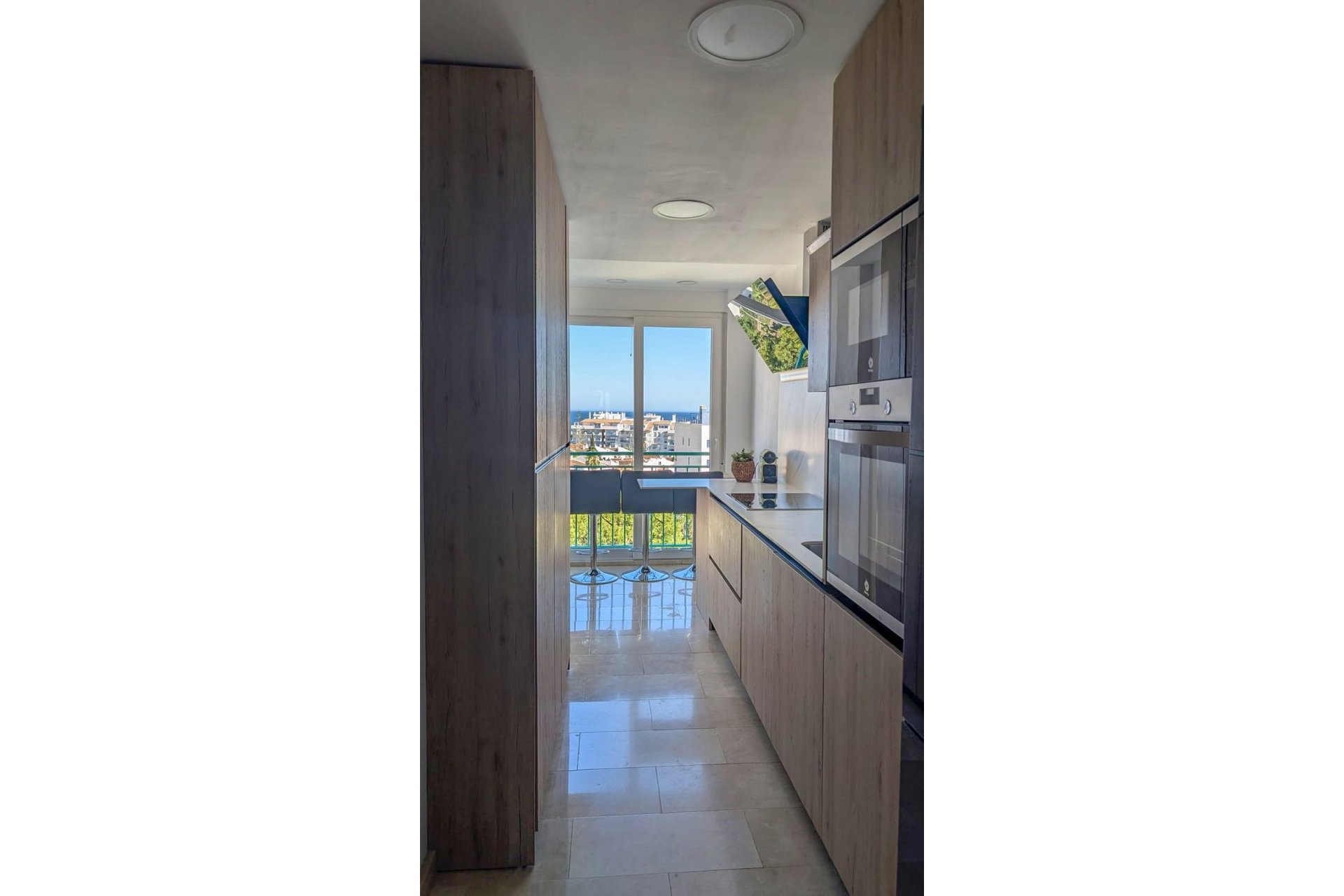 Resale - Apartment - Penthouse - Estepona - Estepona Centro