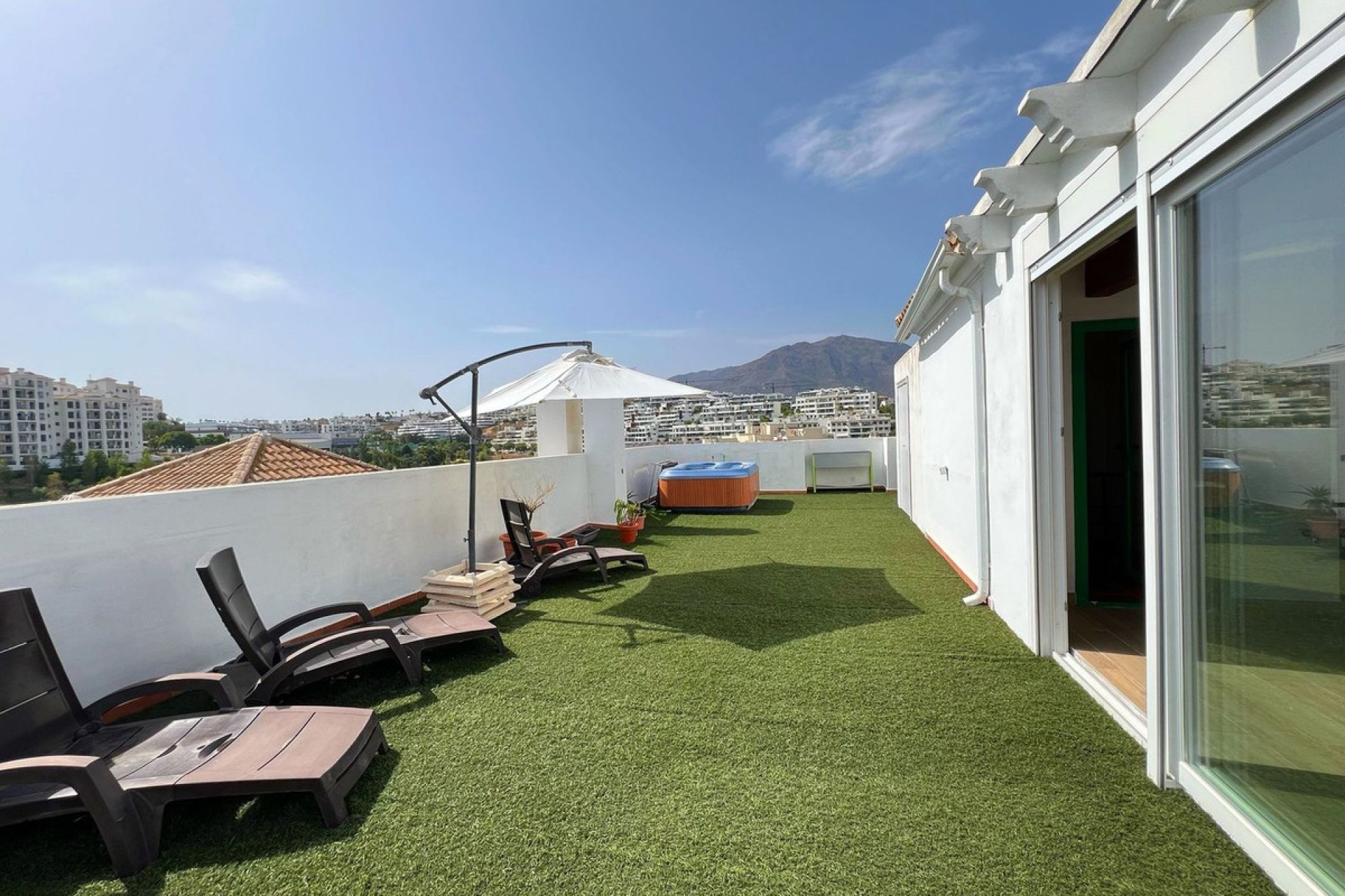 Resale - Apartment - Penthouse - Estepona - Estepona Centro