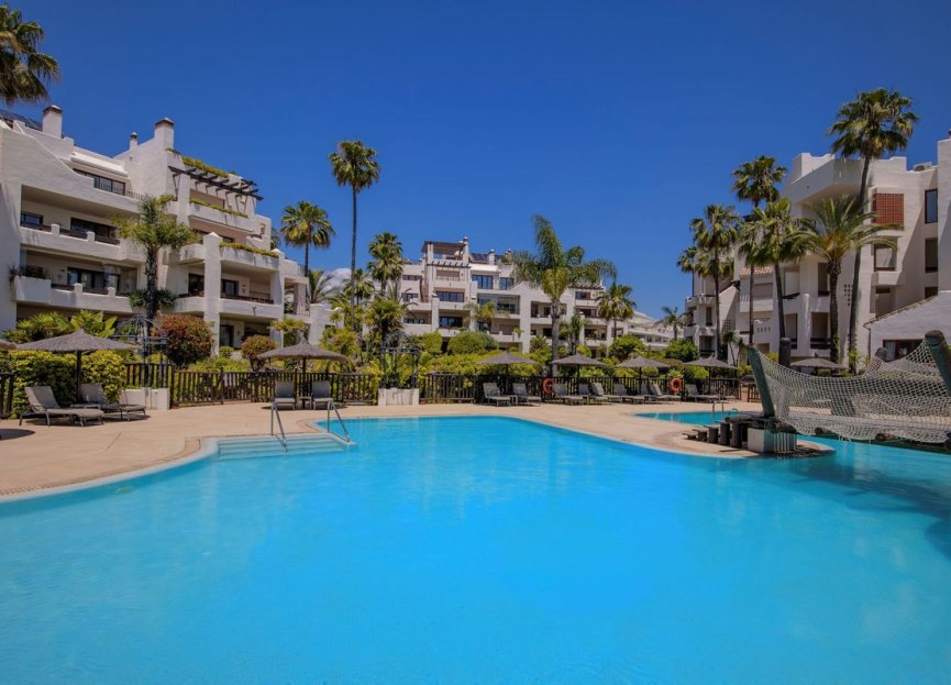 Resale - Apartment - Penthouse - Estepona - Estepona Centro