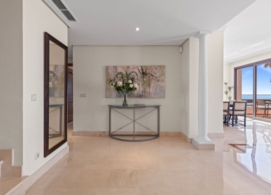 Resale - Apartment - Penthouse - Estepona - Estepona Centro