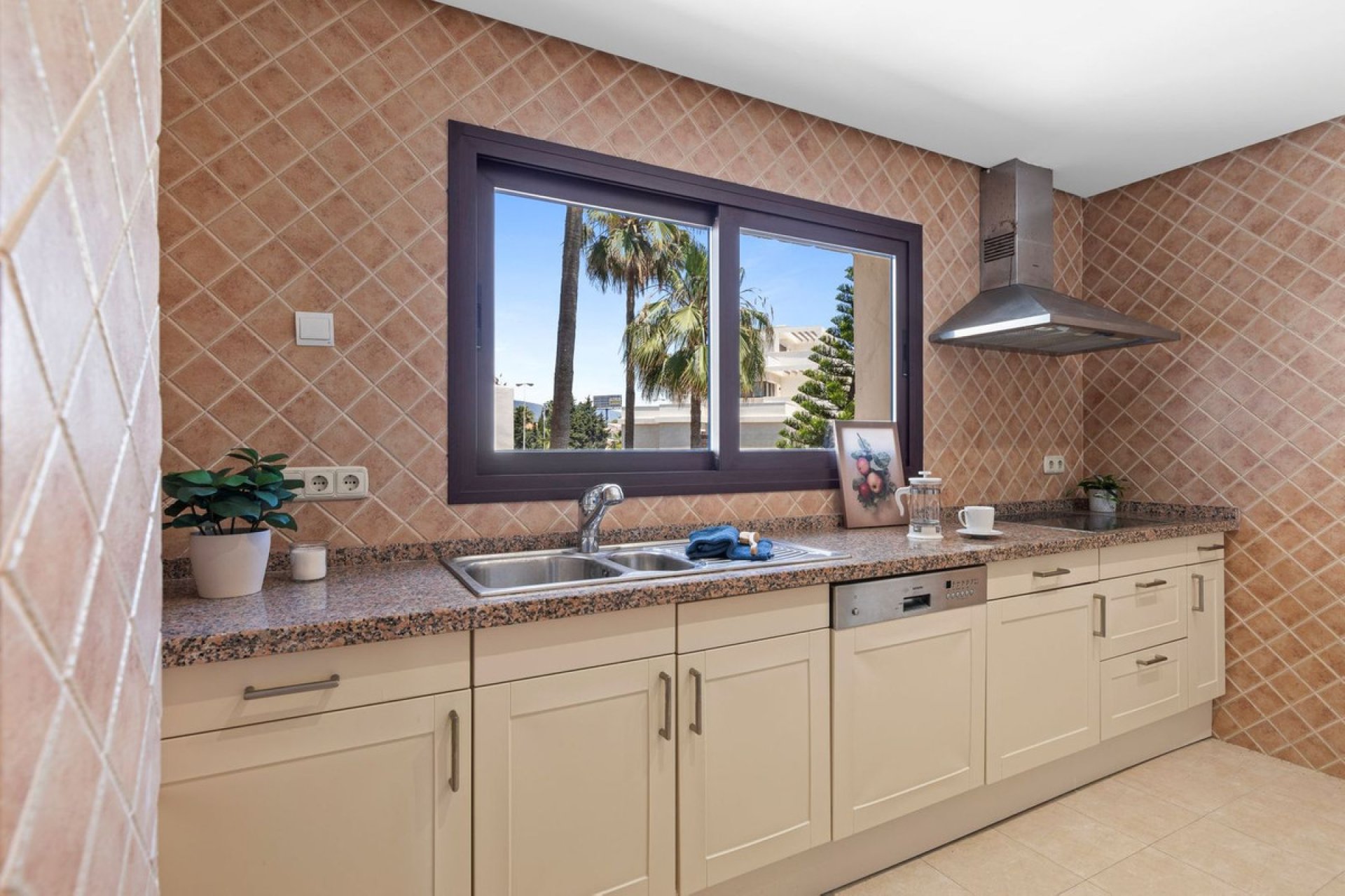 Resale - Apartment - Penthouse - Estepona - Estepona Centro