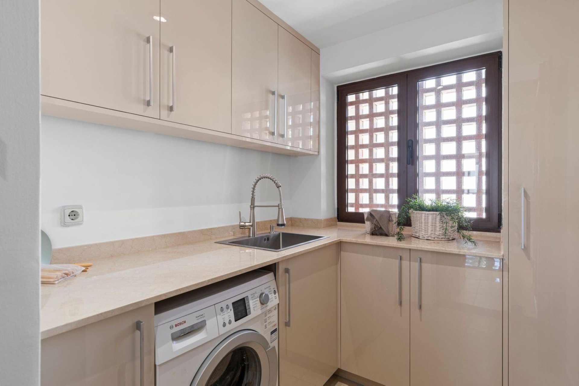 Resale - Apartment - Penthouse - Estepona - Estepona Centro