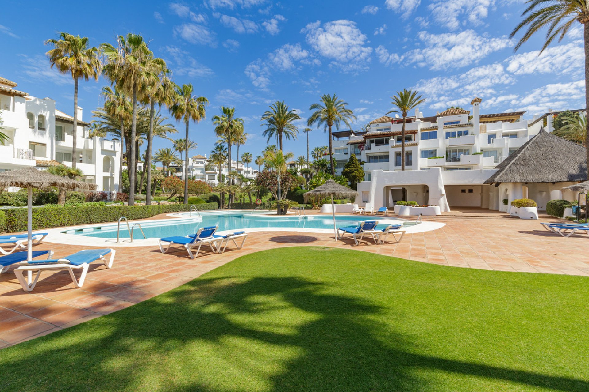 Resale - Apartment - Penthouse - Estepona - Estepona Centro