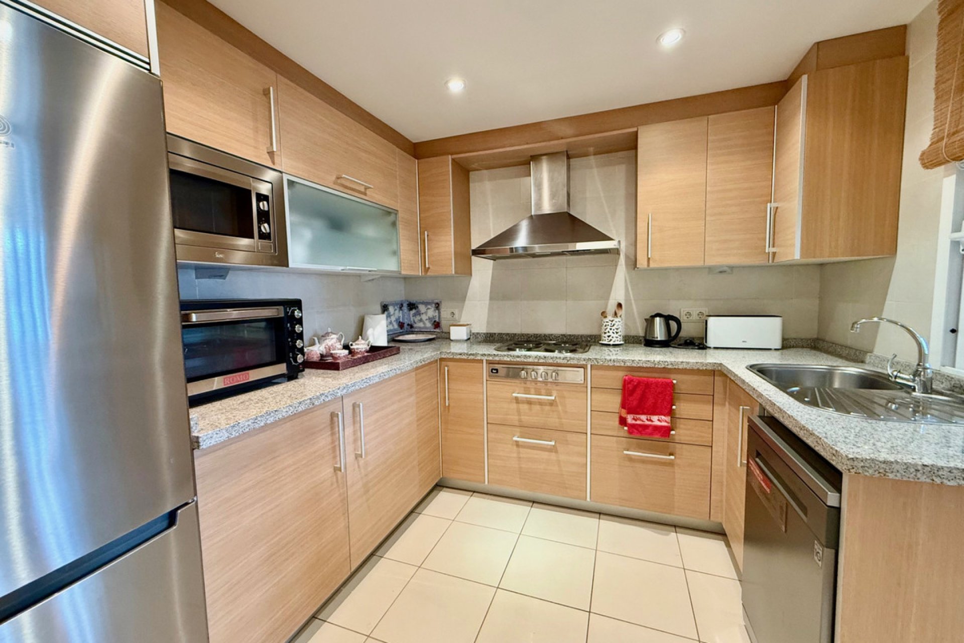 Resale - Apartment - Penthouse - Estepona - Estepona Centro