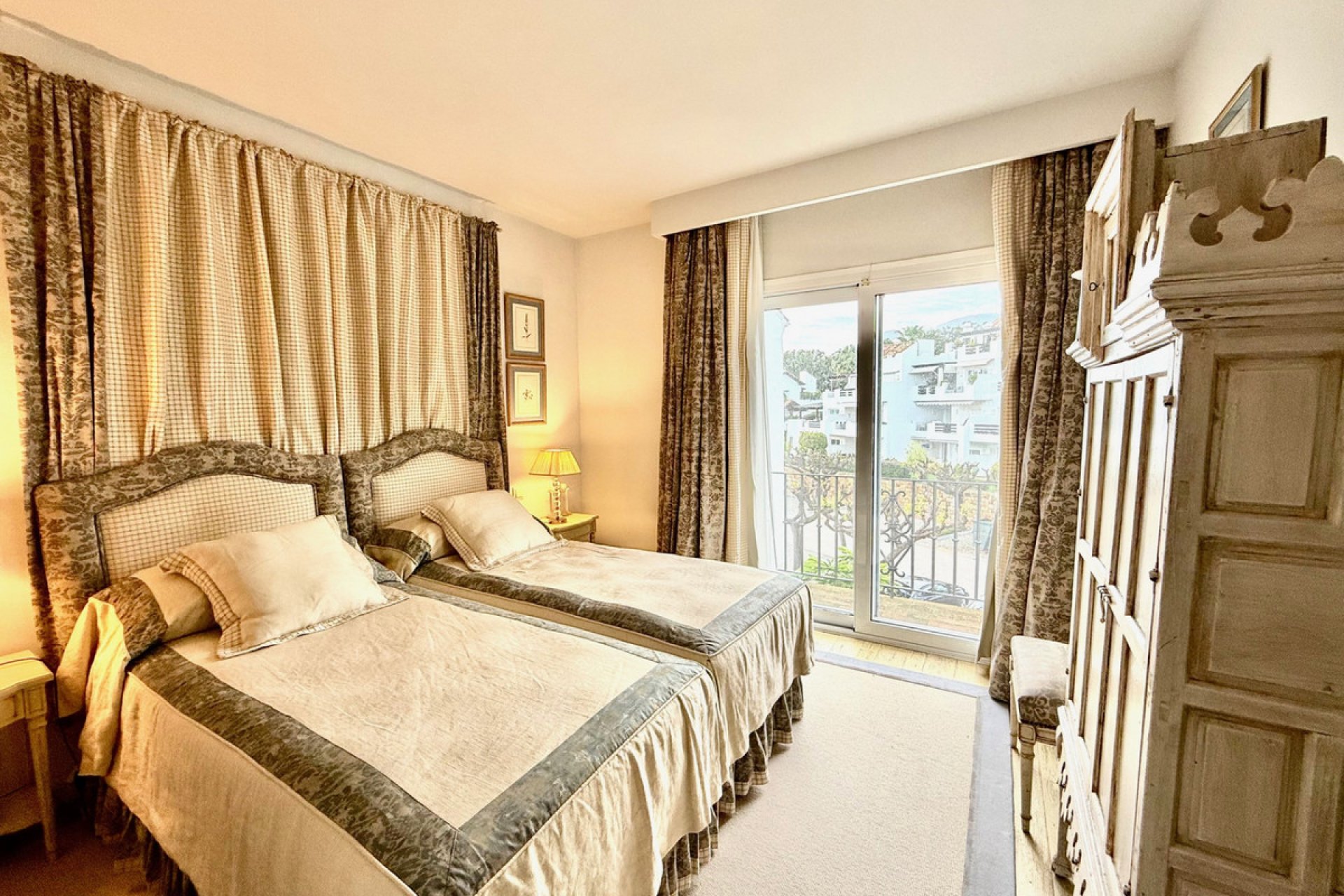 Resale - Apartment - Penthouse - Estepona - Estepona Centro