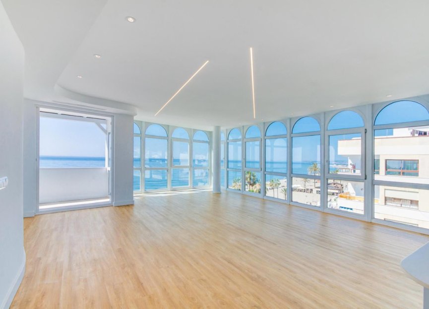 Resale - Apartment - Penthouse - Estepona - Estepona Centro